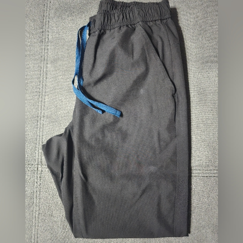 Figs Scrubs FIONlite Tansen Black